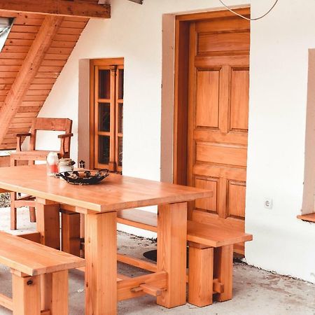 Apartamento Sobe Na Vinskoj Cesti Zmajevac Exterior foto