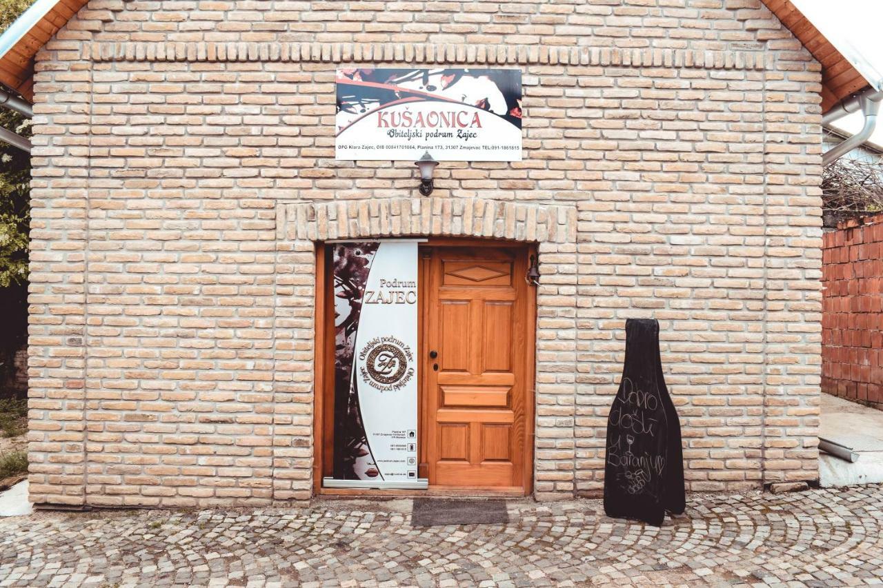 Apartamento Sobe Na Vinskoj Cesti Zmajevac Exterior foto
